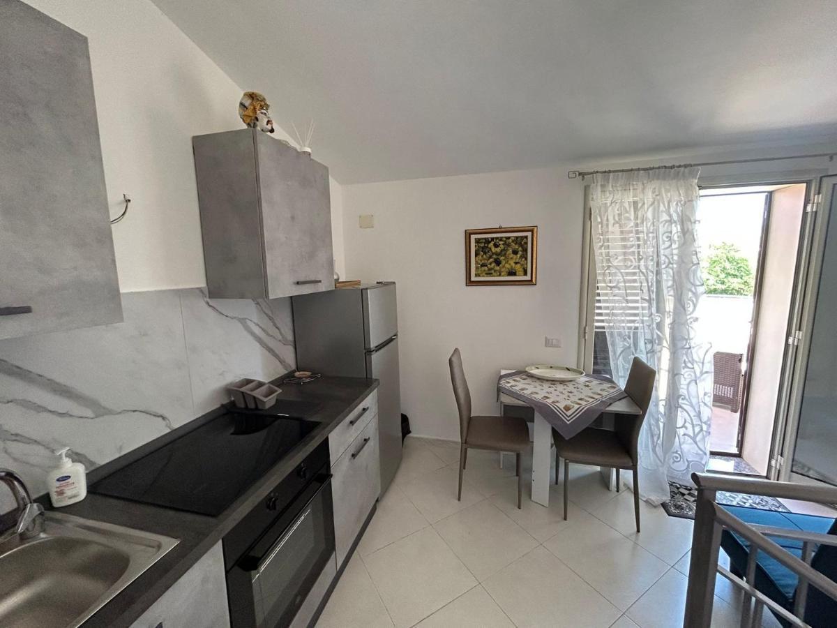 Nina Apartament Giardini Naxos Con Posto Auto Exterior photo